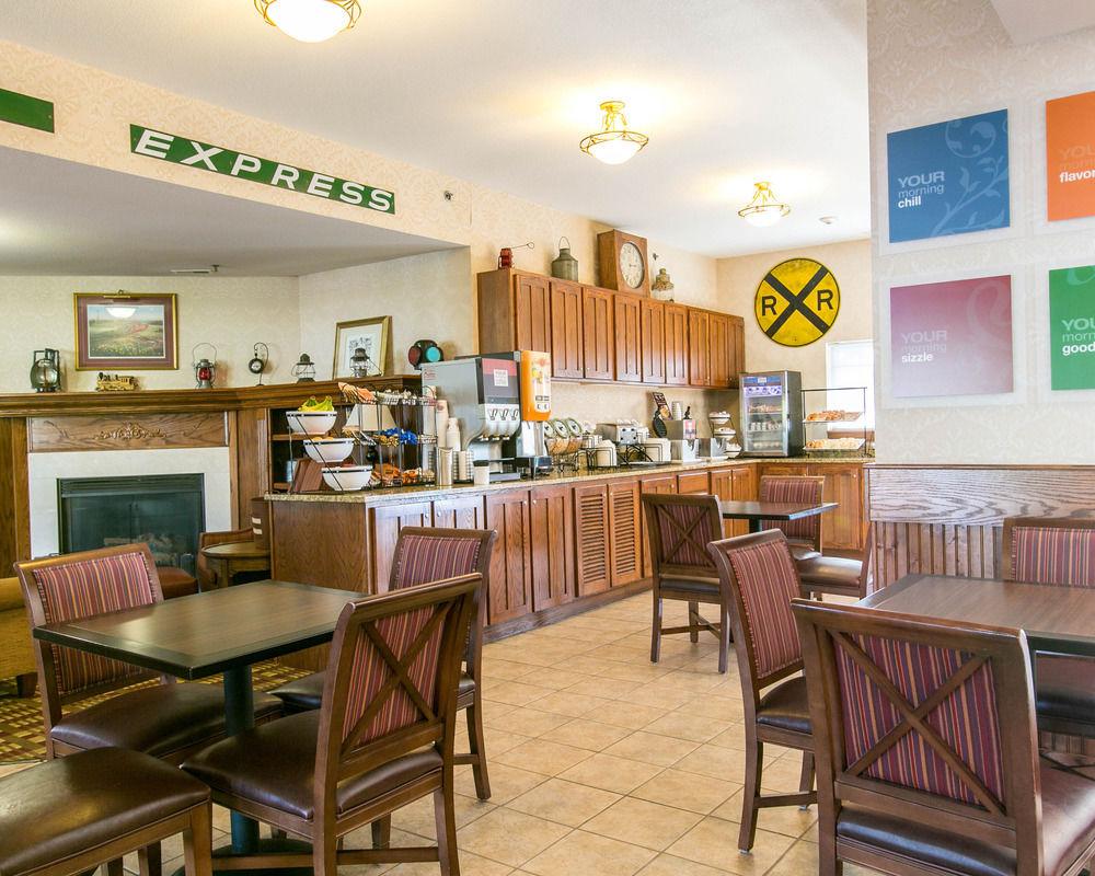 Comfort Inn Warrensburg Station Zewnętrze zdjęcie