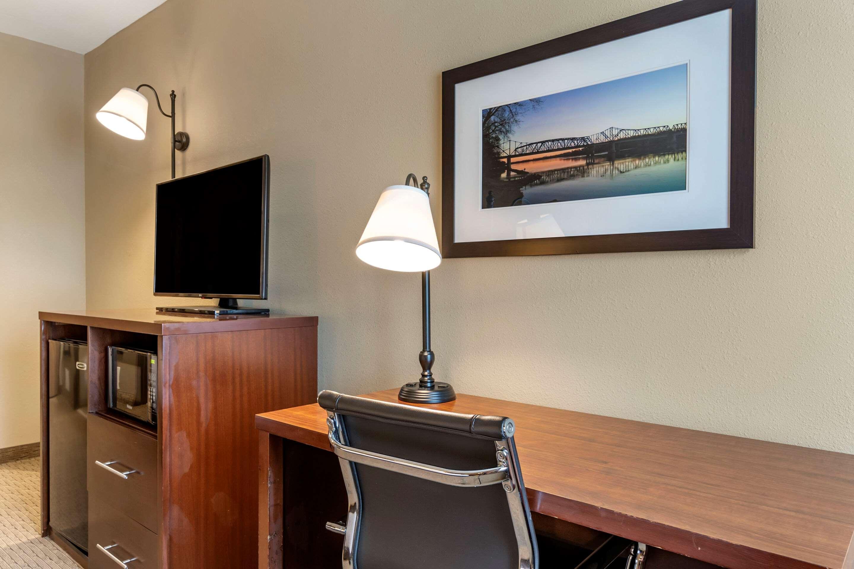 Comfort Inn Warrensburg Station Zewnętrze zdjęcie