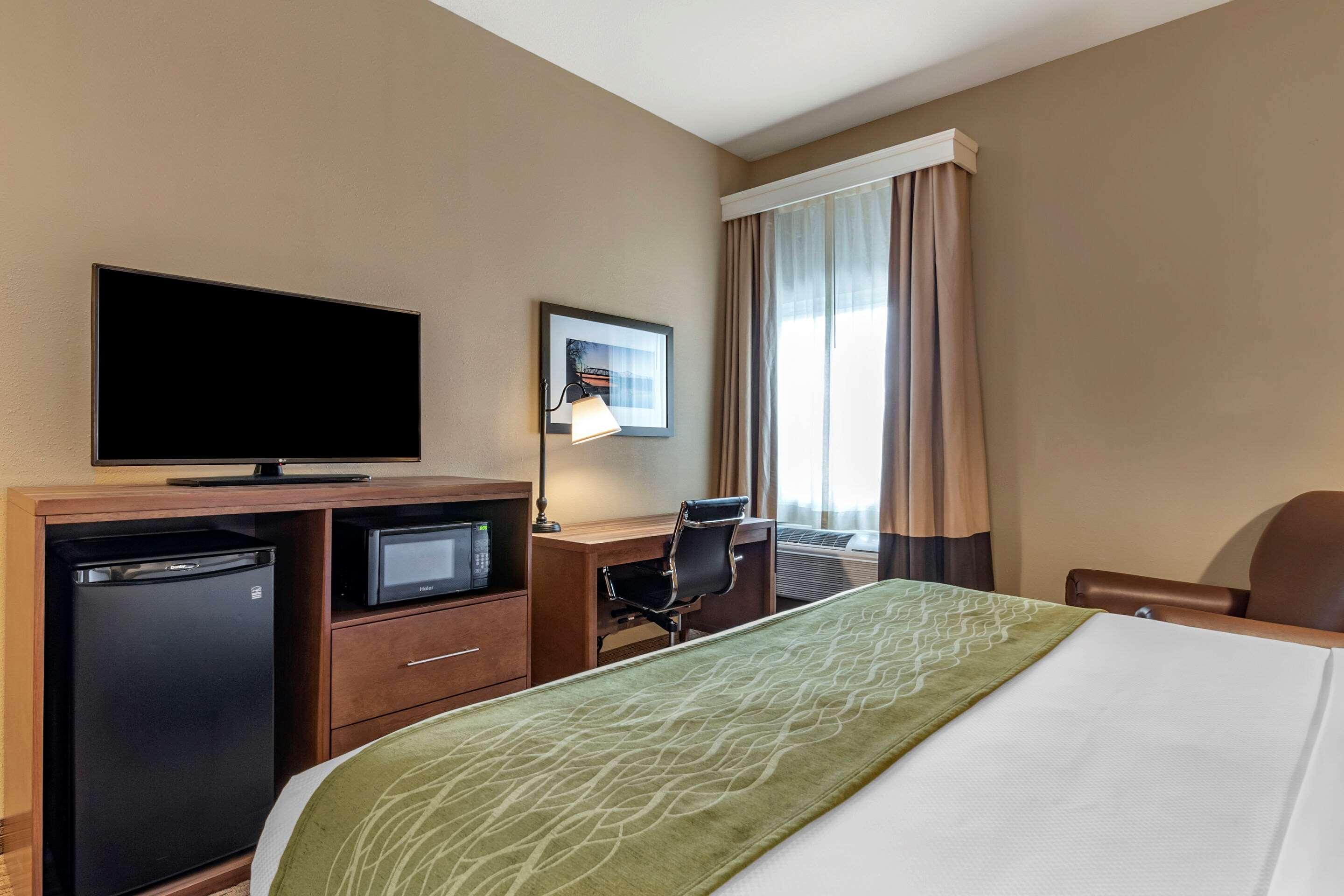 Comfort Inn Warrensburg Station Zewnętrze zdjęcie
