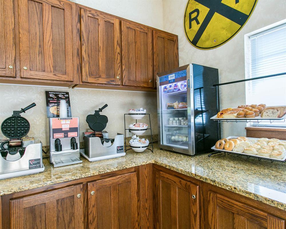 Comfort Inn Warrensburg Station Zewnętrze zdjęcie