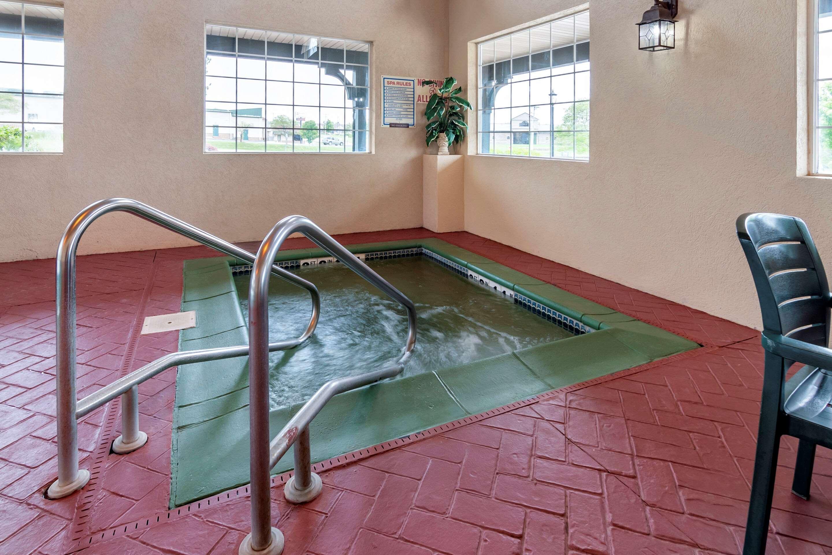 Comfort Inn Warrensburg Station Zewnętrze zdjęcie