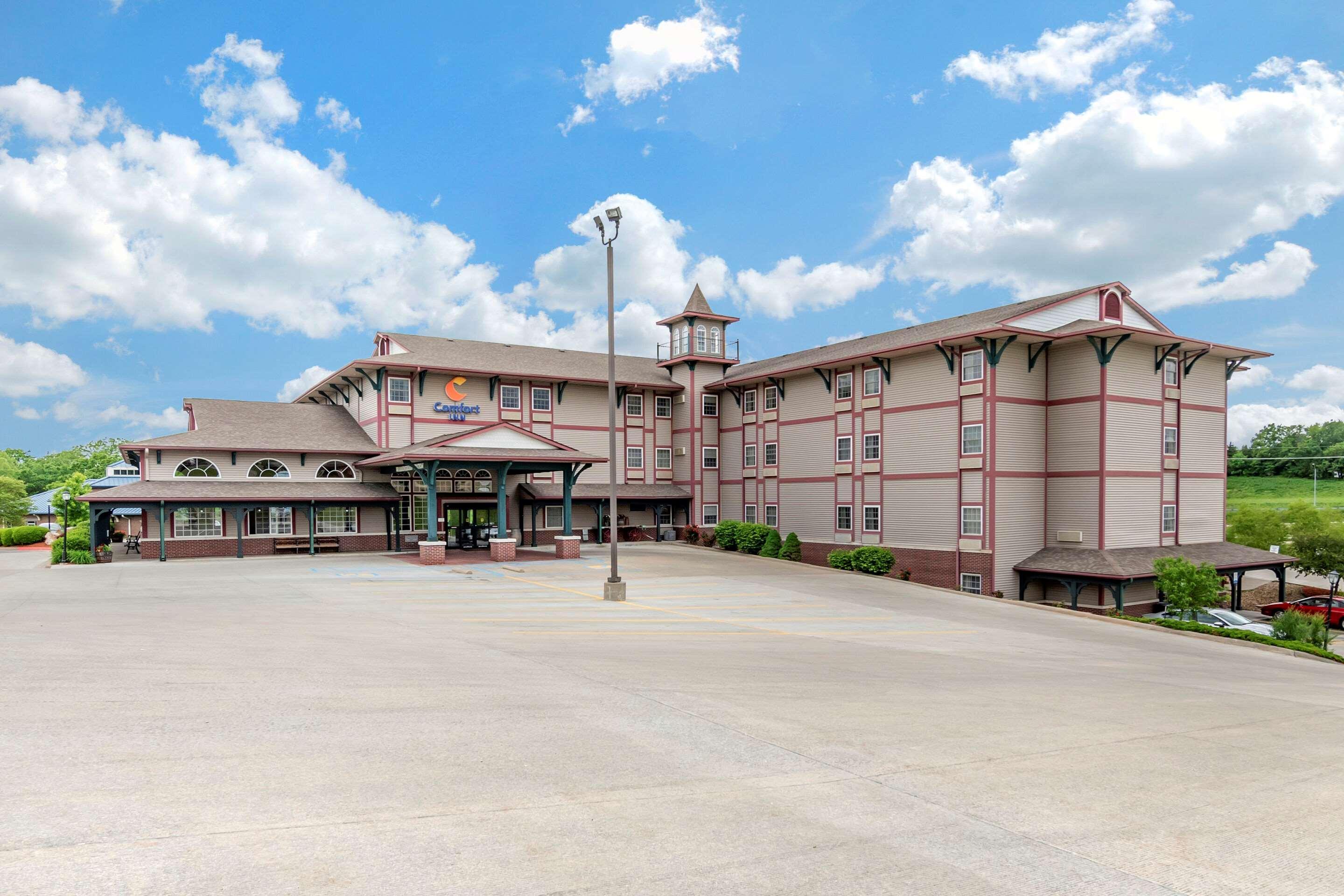Comfort Inn Warrensburg Station Zewnętrze zdjęcie