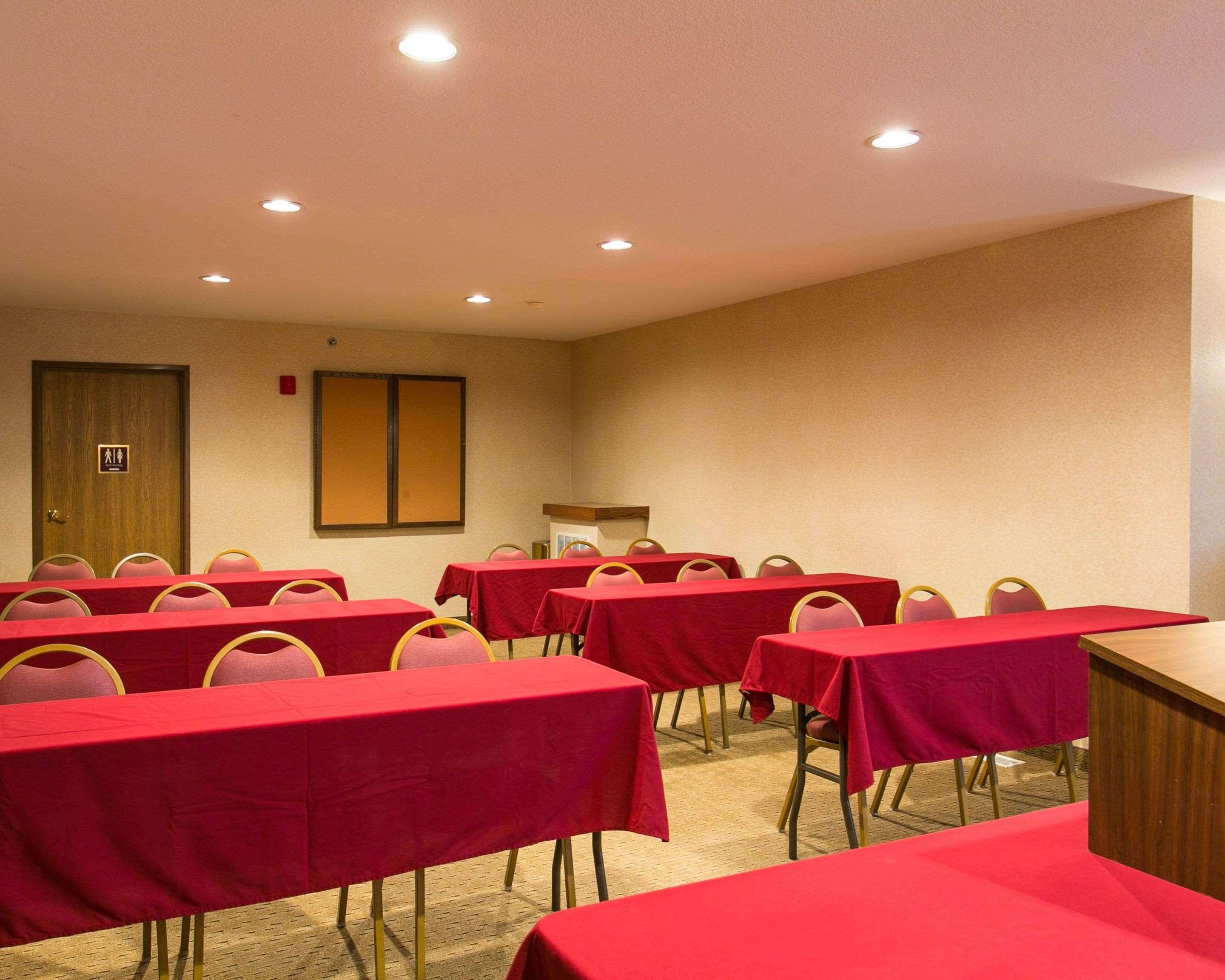Comfort Inn Warrensburg Station Zewnętrze zdjęcie