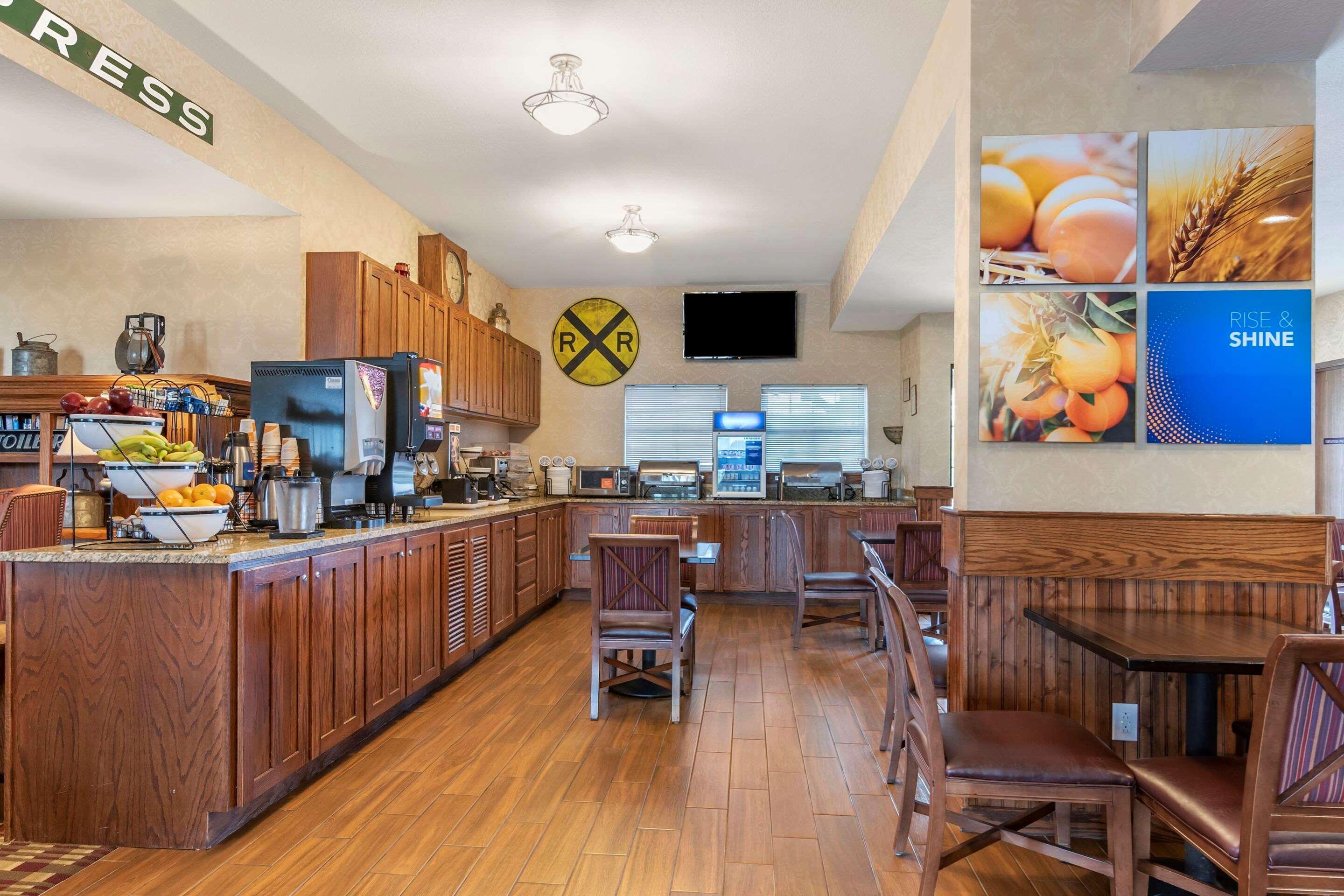Comfort Inn Warrensburg Station Zewnętrze zdjęcie